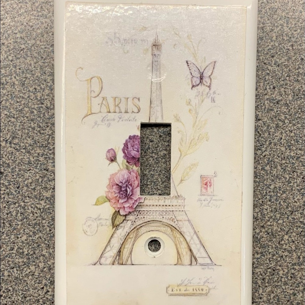 Pillow covers & light switch cover - Picture 4 of 4